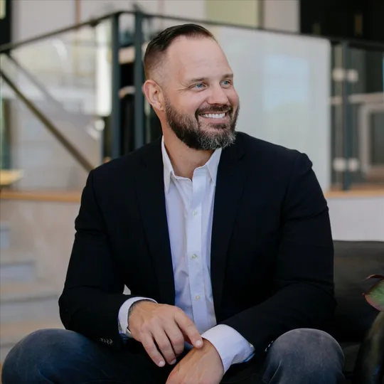 Derek Peterson, Agent in  - Compass