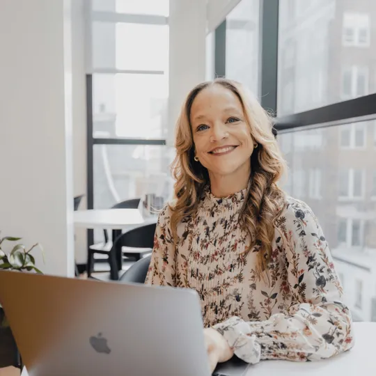 Jennifer Nehila, Agent in  - Compass