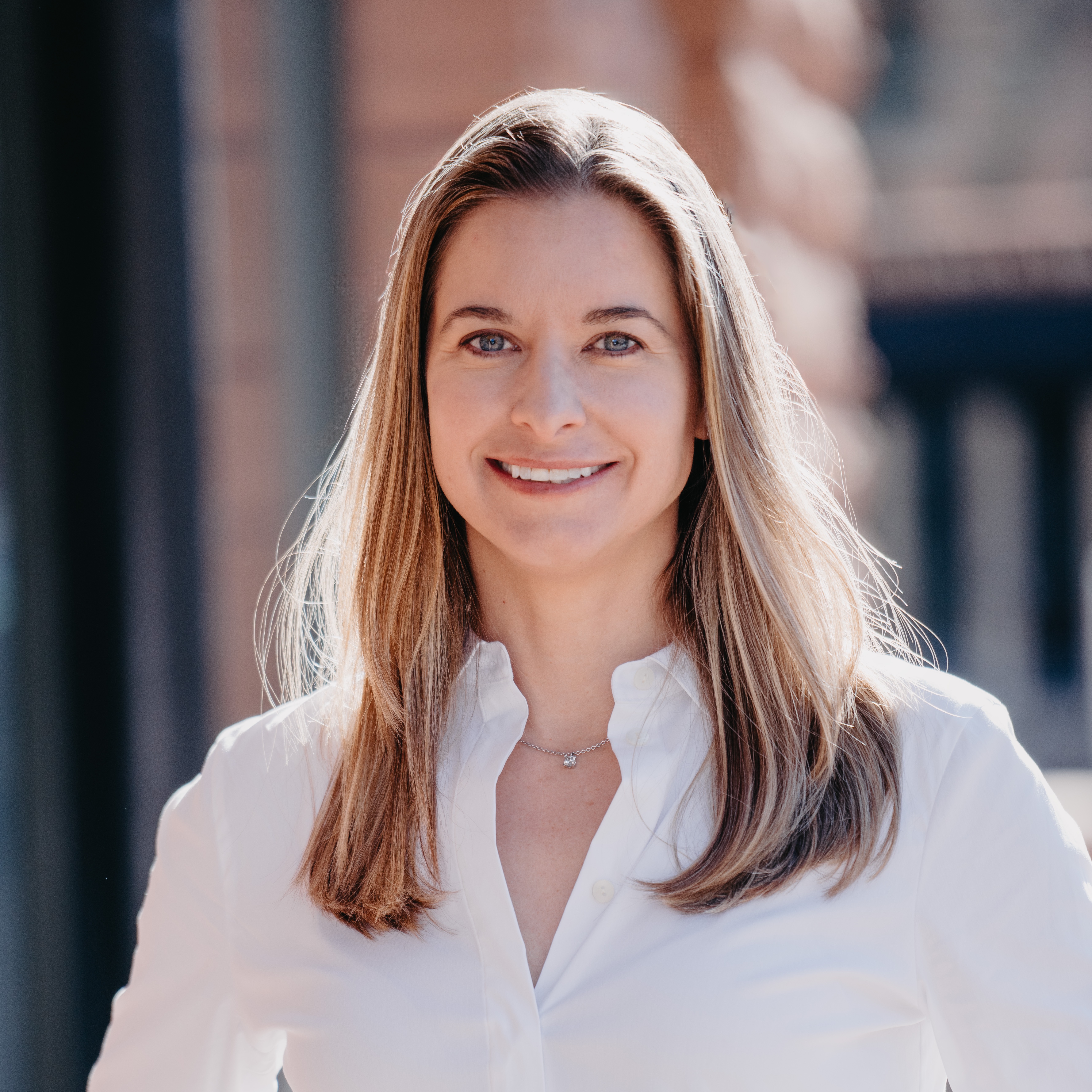 Headshot of Victoria Holcomb