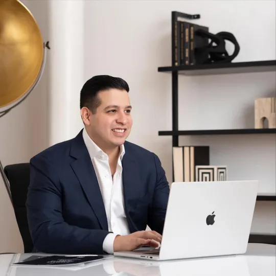 Rafael Murillo, Agent in  - Compass