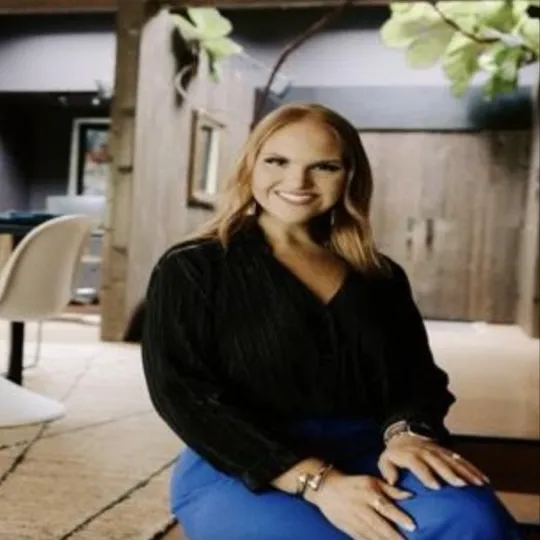 Taylor Cox, Agent in  - Compass