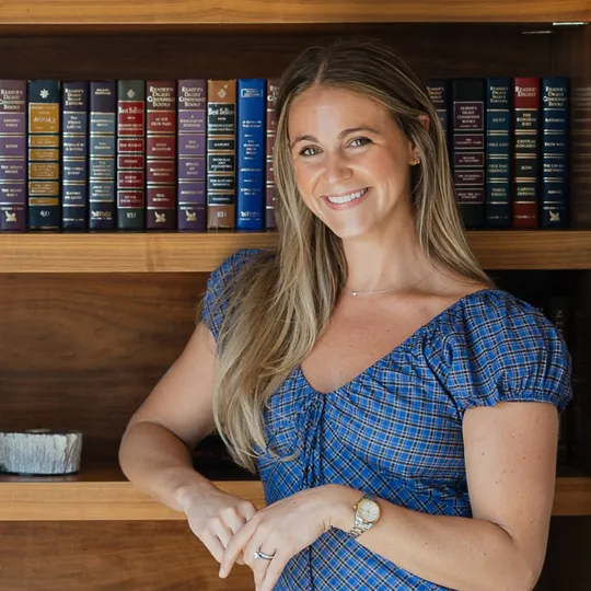 Natalie Kruczek, Agent in  - Compass