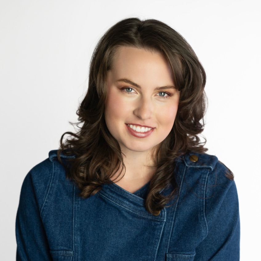 Headshot of Julia Sawchak