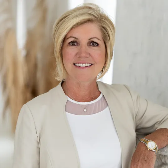 Lori Sherry, Agent in  - Compass