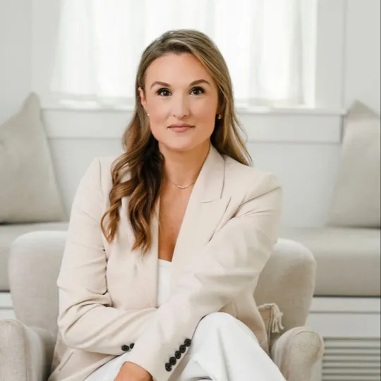 Jessica Burton, Agent in  - Compass