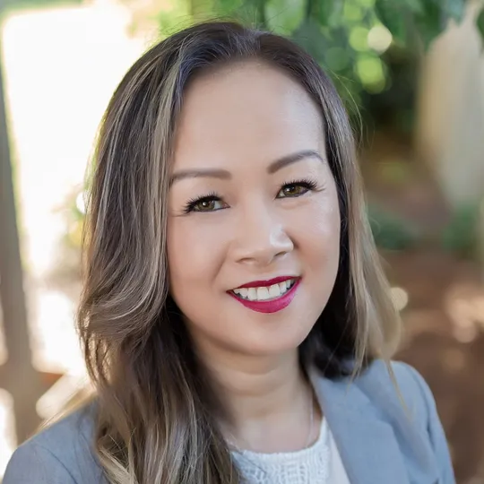 Edna Hoo, Agent in  - Compass