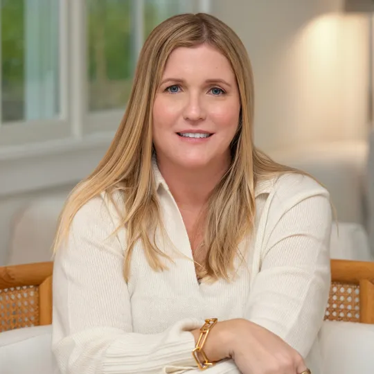 Erin Keneally, Agent in  - Compass