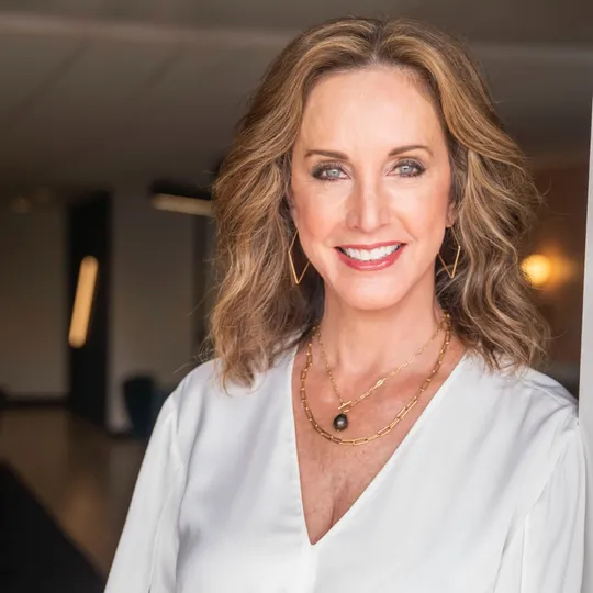 Laura Roche, Agent in  - Compass