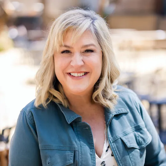 Jamie Sweeney, Agent in  - Compass