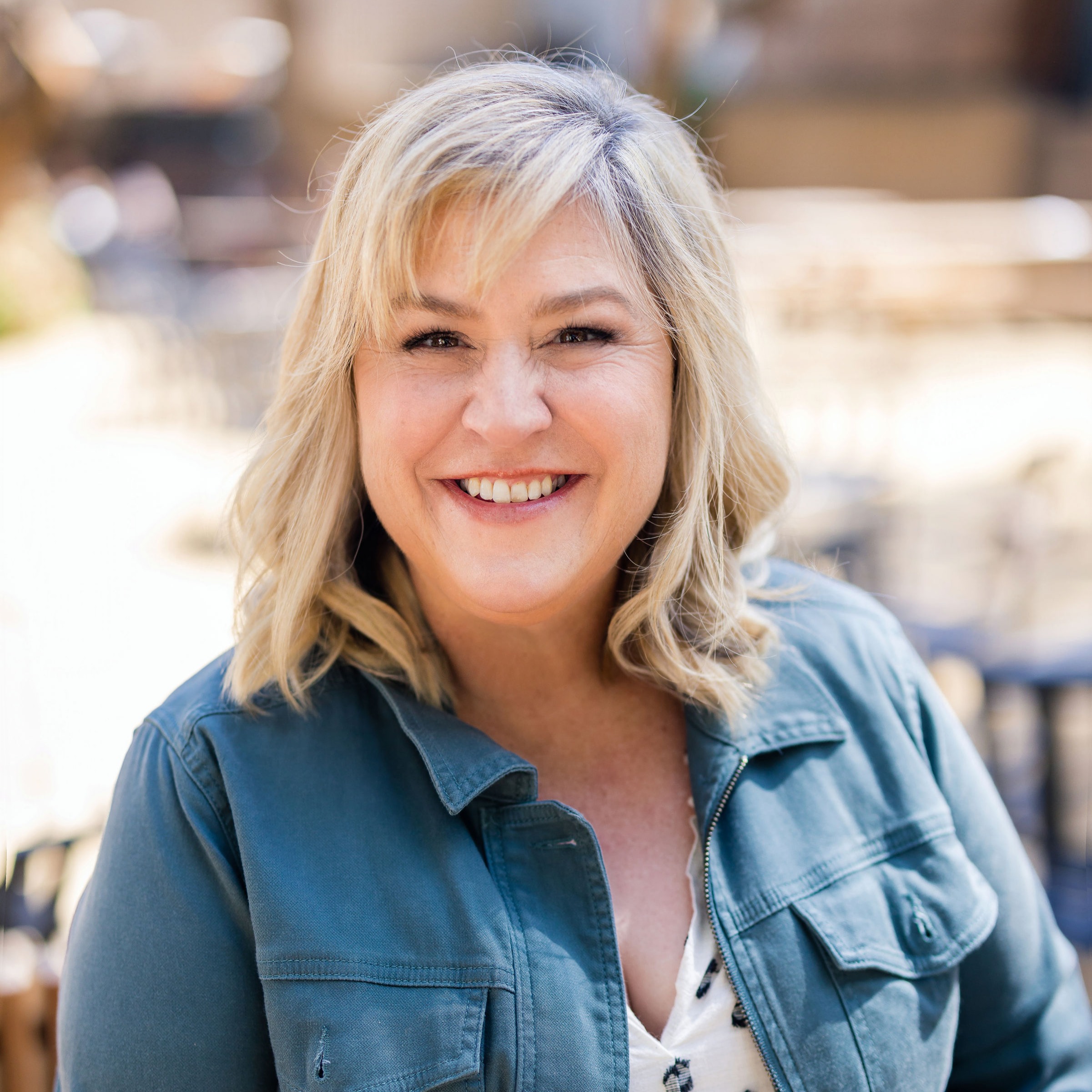 Headshot of Jamie Sweeney