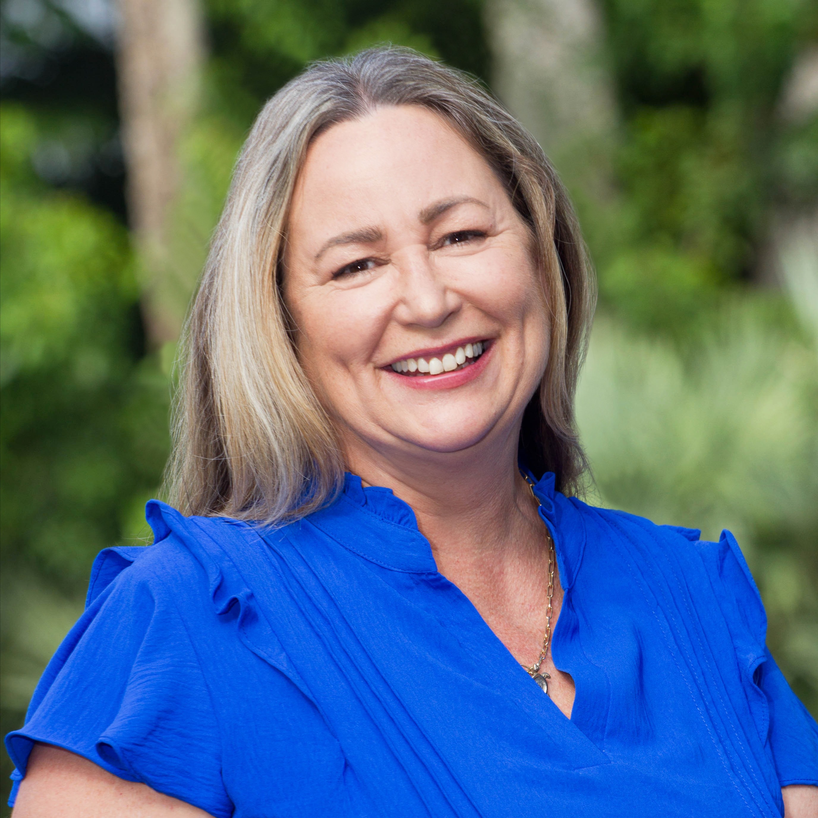 Headshot of Karin Earnesty