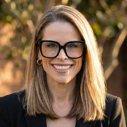 Jannika Schakow, Agent in  - Compass