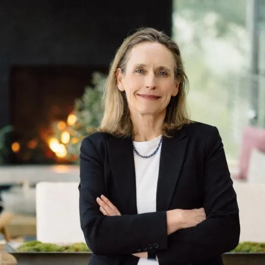 Phoebe Brookbank, Agent in  - Compass