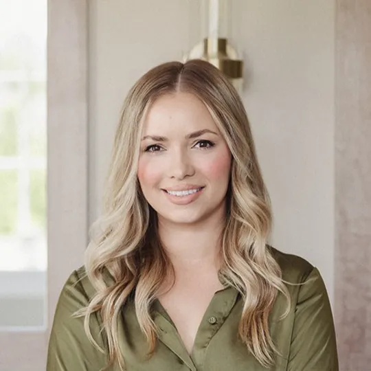Hope Harmotto, Agent in  - Compass