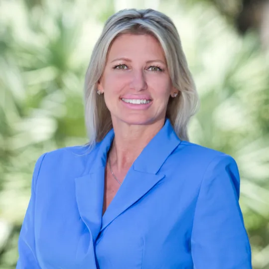 Lorie Cuccaro, Agent in  - Compass