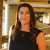 Amber Reed, Agent in  - Compass