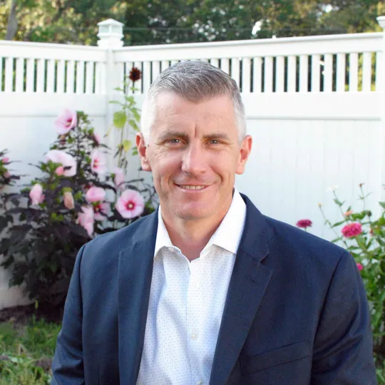 Chris Gill, Agent in  - Compass