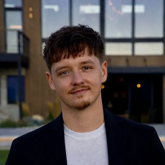 Hayden Todd, Agent in  - Compass