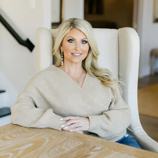 Kristin Carter, Agent in  - Compass