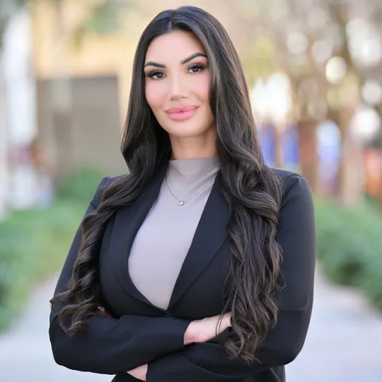 Nadia Cunha, Agent in  - Compass