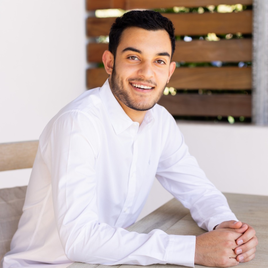 Headshot of Tal Lotzof