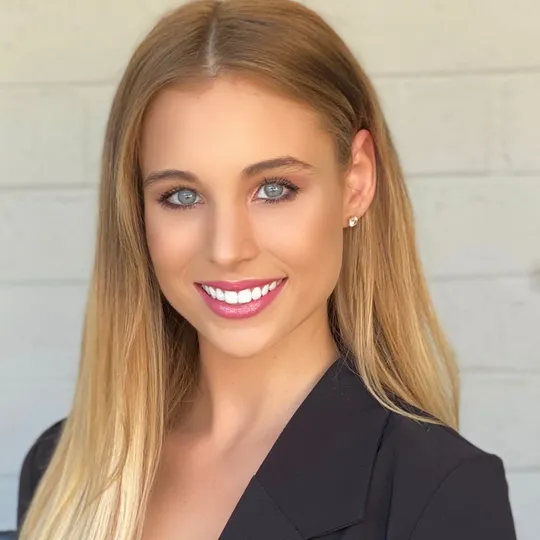 Miriah Schneider, Agent in  - Compass