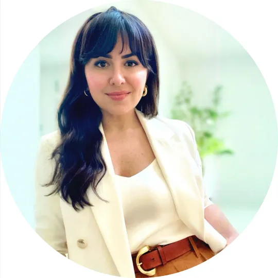 Thais Collins, Agent in  - Compass