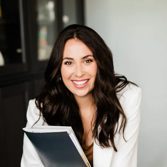 Carly Roberts, Agent in  - Compass