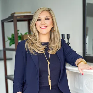 Lara Shuqom's Profile Photo