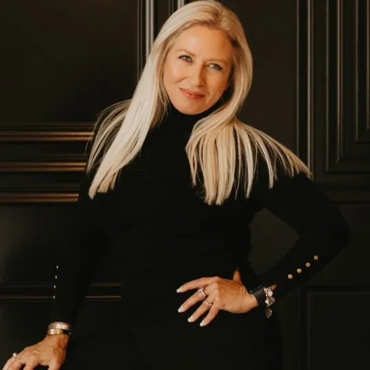 Michelle Eeg, Agent in  - Compass