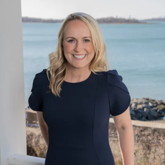 Lauren Mahoney, Agent in  - Compass