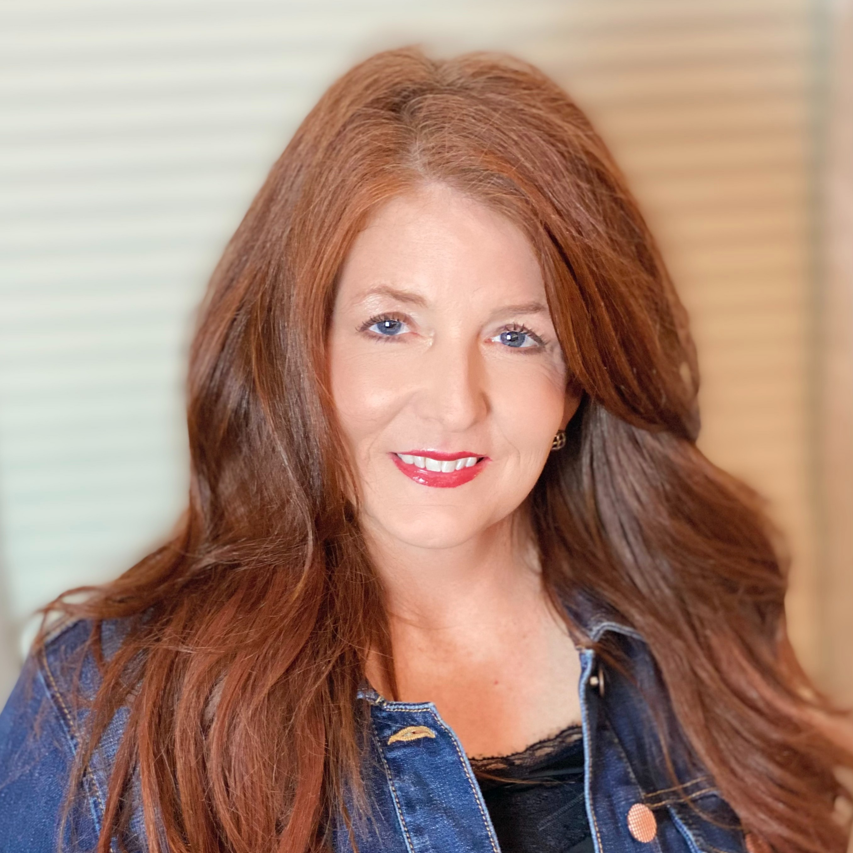 Headshot of Caroline Owen