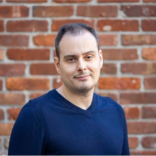 Alex Levi-Gardes, Agent in  - Compass