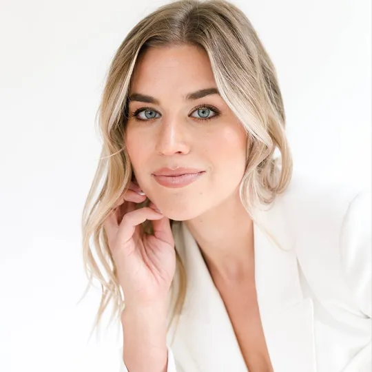 Sarah Thomas, Agent in  - Compass