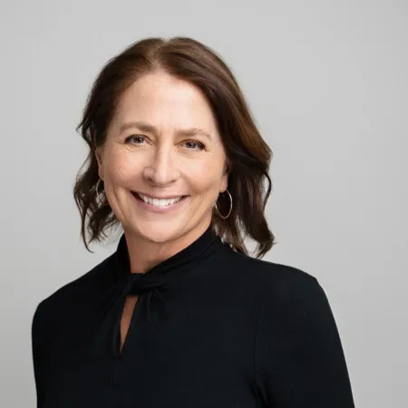 Laura Hotvet, Agent in  - Compass