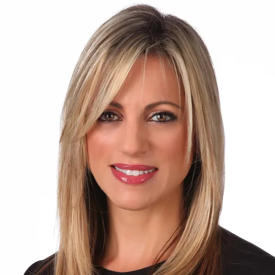 Lauren Barrocas, Agent in  - Compass