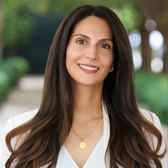 Ayesha Sigelman, Agent in  - Compass