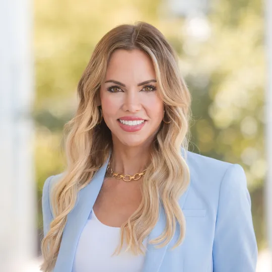 Joy Smith, Agent in  - Compass