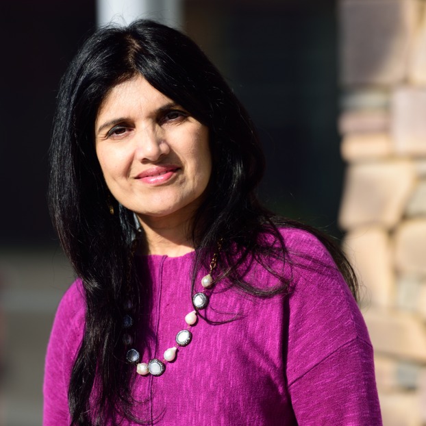 Headshot of Valya Ragu