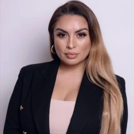 Joana Gonzalez, Agent in  - Compass
