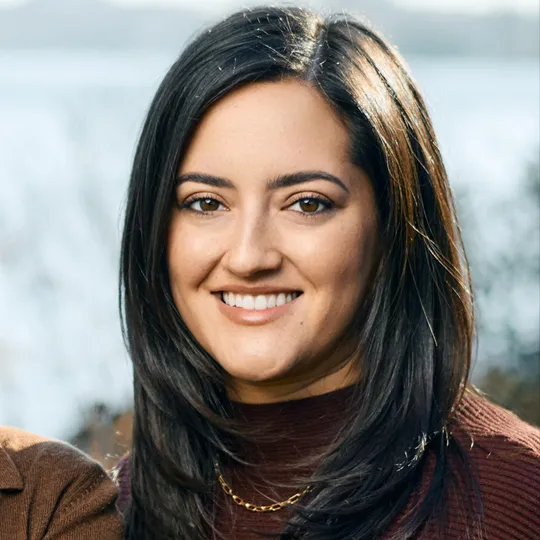 Julia Zehel, Agent in  - Compass