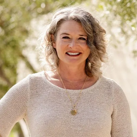 Megan Beauvais, Agent in  - Compass