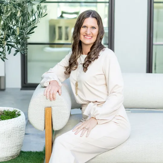 Krista Stoutner, Agent in  - Compass