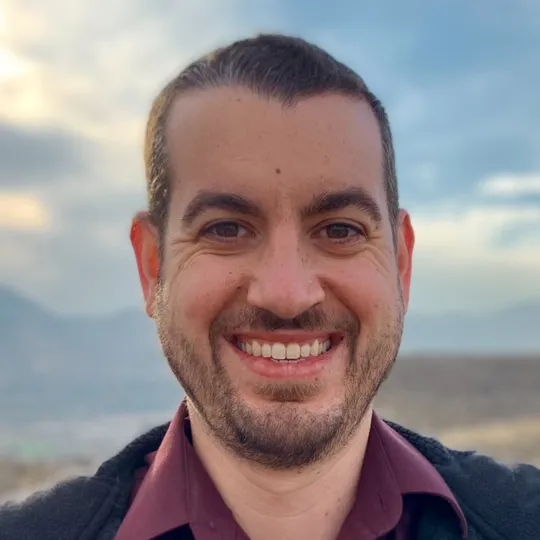 Kevin DeFrances, Agent in  - Compass