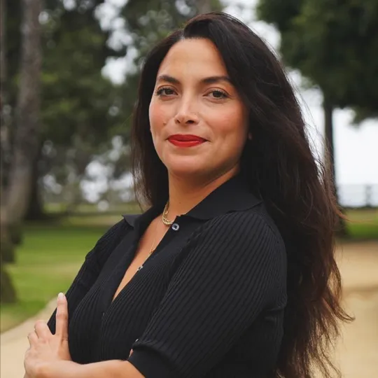 Mariana Cortazar, Agent in  - Compass