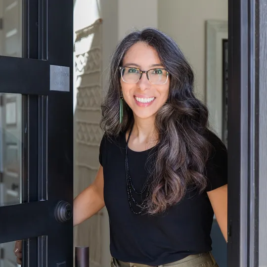 Jessica Pino, Agent in  - Compass