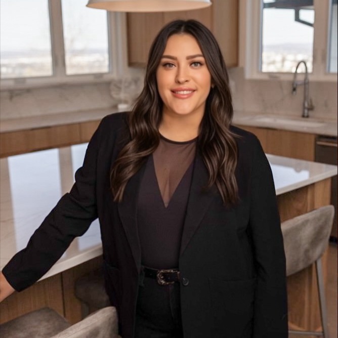 Headshot of Cara Murphy