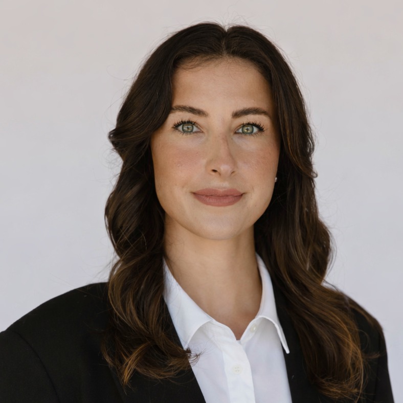Headshot of Mariah Carter