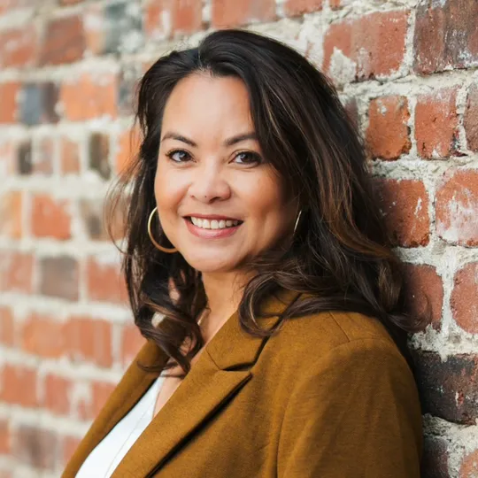 Aileen Fernandez, Agent in  - Compass