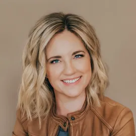 Kate McCaffrey, Agent in  - Compass